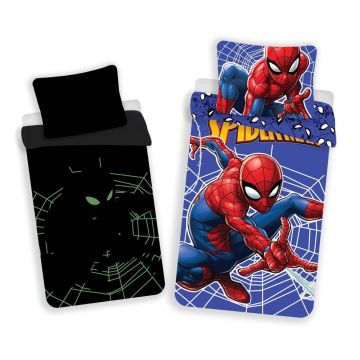 Lenjerie de pat fosforescentă pentru copii roșie-albastră din bumbac pentru pat de o persoană 140x200 cm Spider-man – Jerry Fabrics Lenjerie de pat fosforescentă pentru copii roșie-albastră din bumbac pentru pat de o persoană 140x200 cm Spider-man – Jerry Fabrics